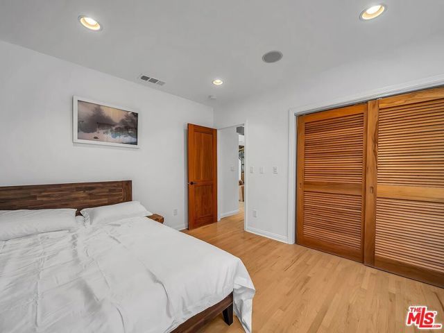 7844 Stewart Avenue ., Los Angeles, CA 90045