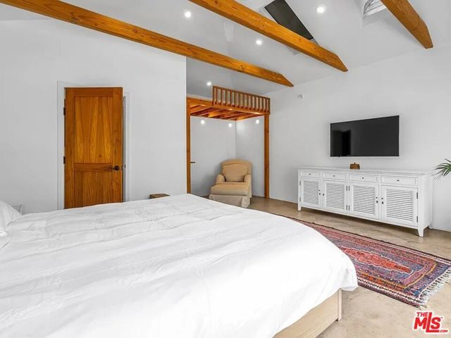 7844 Stewart Avenue ., Los Angeles, CA 90045