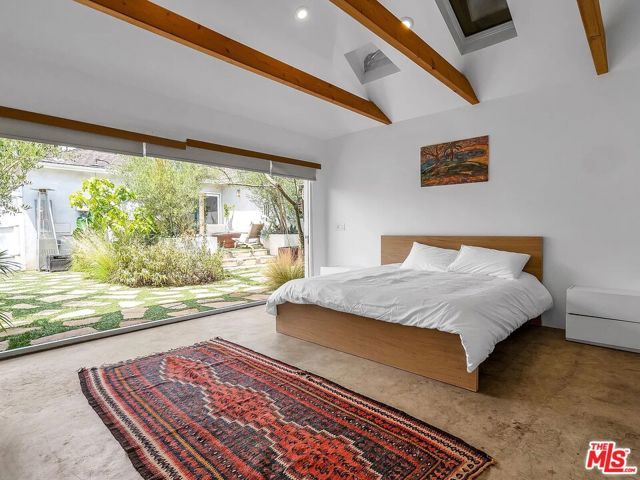 7844 Stewart Avenue ., Los Angeles, CA 90045