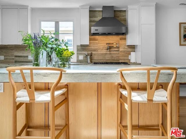 7844 Stewart Avenue ., Los Angeles, CA 90045