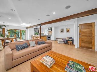 7844 Stewart Avenue ., Los Angeles, CA 90045
