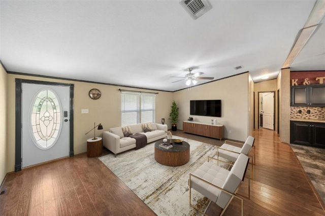 159 Saddle Surrey Road, Coldspring, TX 77331