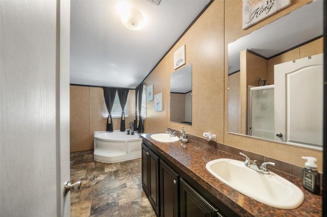 159 Saddle Surrey Road, Coldspring, TX 77331