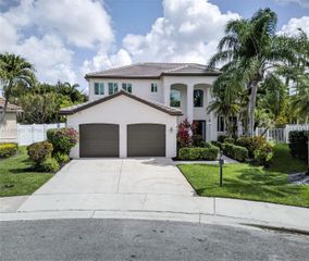 1008 Highland Meadows Dr, Weston, FL 33327