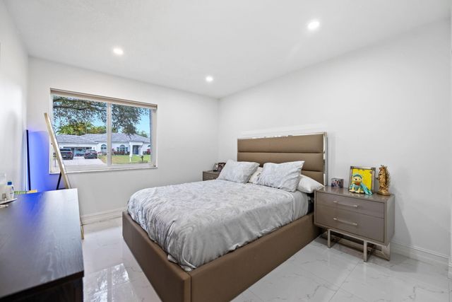 5320 SW 199th Avenue, Pembroke Pines, FL 33332