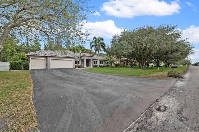 5320 SW 199th Avenue, Pembroke Pines, FL 33332