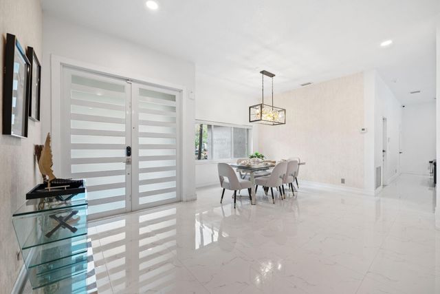 5320 SW 199th Avenue, Pembroke Pines, FL 33332