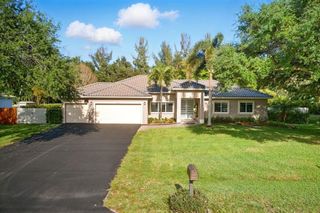 5320 SW 199th Avenue, Pembroke Pines, FL 33332
