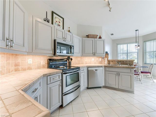 8529 Fairway Bend DR, Estero, FL 33967