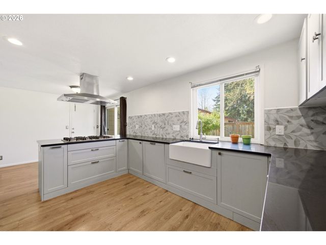 4725 Sw 207TH Ct, Beaverton, OR 97078