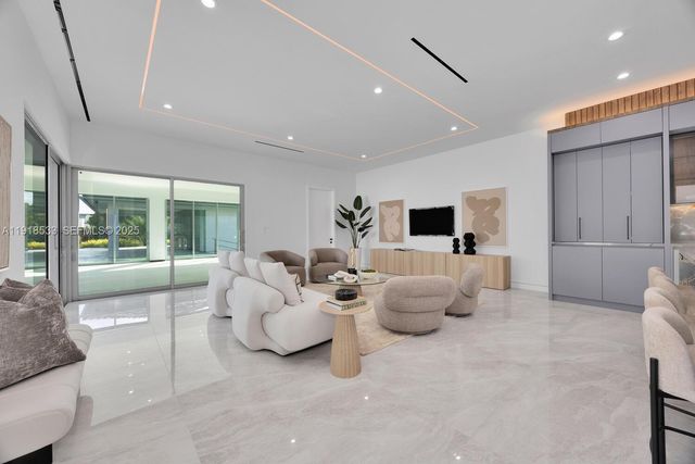 9790 SW 62nd St, Miami, FL 33173