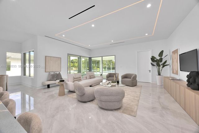 9790 SW 62nd St, Miami, FL 33173