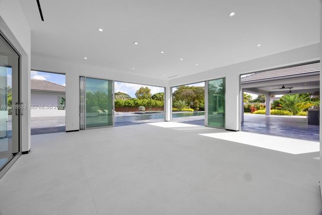 9790 SW 62nd St, Miami, FL 33173