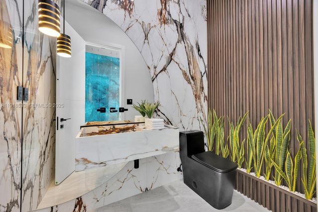 9790 SW 62nd St, Miami, FL 33173