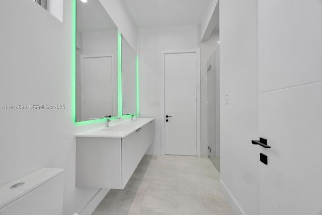 9790 SW 62nd St, Miami, FL 33173