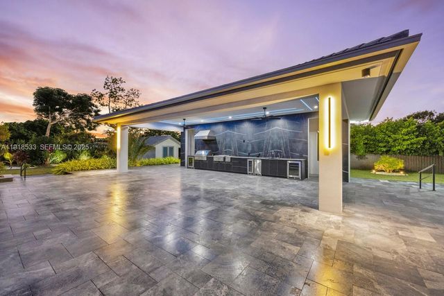 9790 SW 62nd St, Miami, FL 33173