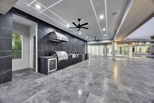 9790 SW 62nd St, Miami, FL 33173