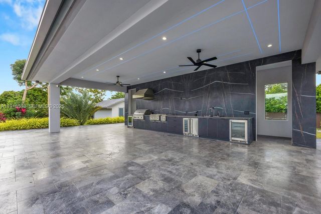 9790 SW 62nd St, Miami, FL 33173