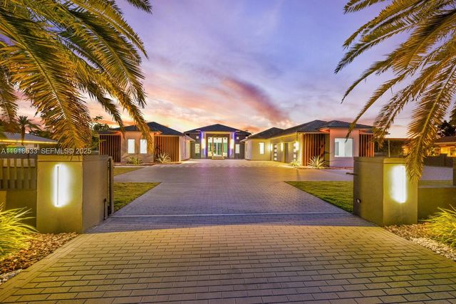 9790 SW 62nd St, Miami, FL 33173