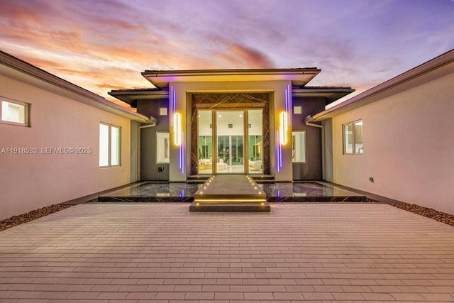 9790 SW 62nd St, Miami, FL 33173