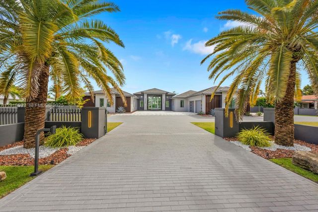 9790 SW 62nd St, Miami, FL 33173