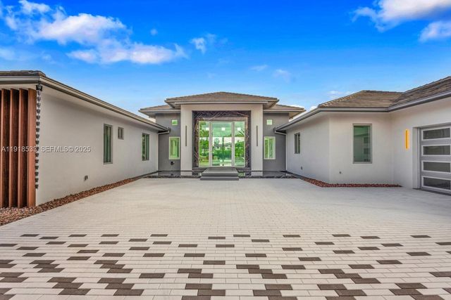 9790 SW 62nd St, Miami, FL 33173