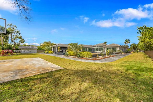 9790 SW 62nd St, Miami, FL 33173