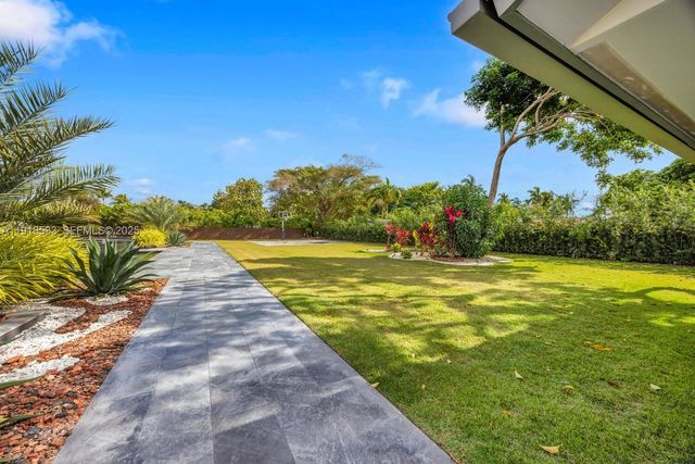 9790 SW 62nd St, Miami, FL 33173