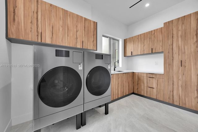 9790 SW 62nd St, Miami, FL 33173