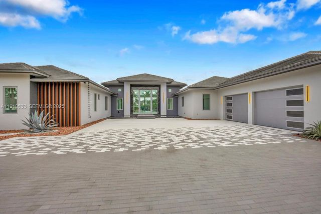 9790 SW 62nd St, Miami, FL 33173