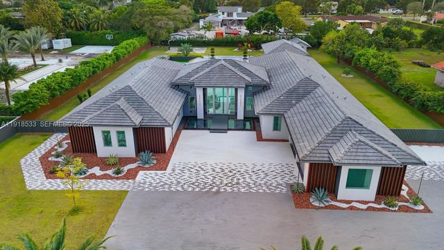 9790 SW 62nd St, Miami, FL 33173