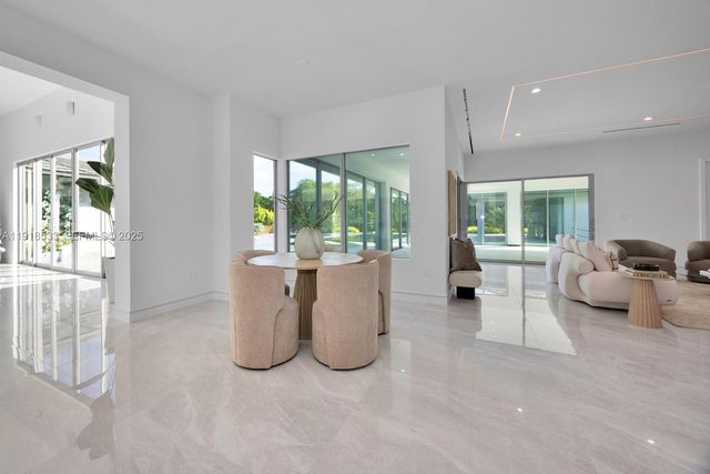 9790 SW 62nd St, Miami, FL 33173