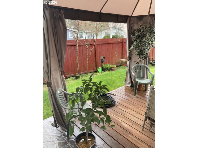 2499 N HOLLADAY St, Cornelius, OR 97113