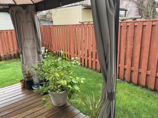 2499 N HOLLADAY St, Cornelius, OR 97113