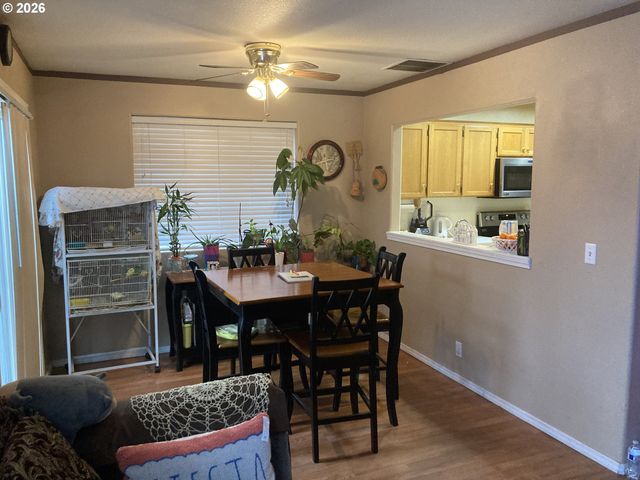 2499 N HOLLADAY St, Cornelius, OR 97113