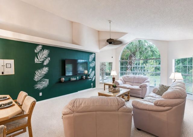 2440 SWEETWATER CLUB CIRCLE 40, Kissimmee, FL 34746