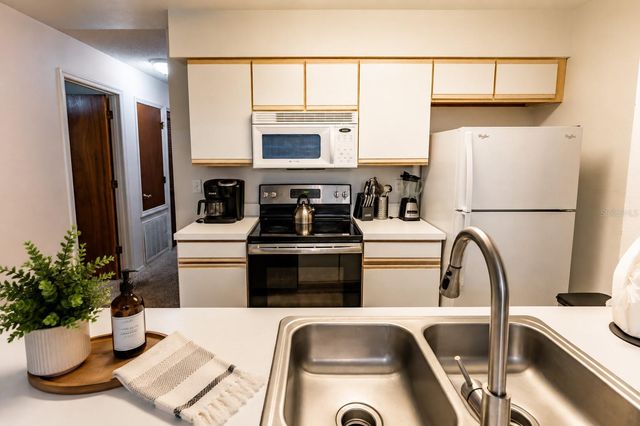 2440 SWEETWATER CLUB CIRCLE 40, Kissimmee, FL 34746
