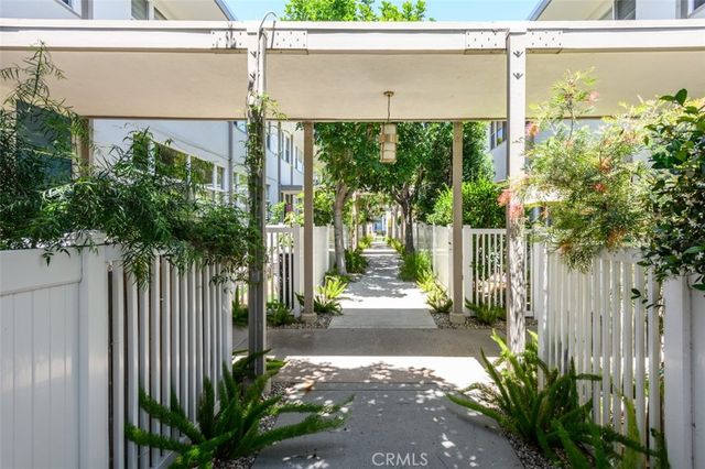 4362 W Kling, Burbank, CA 91505