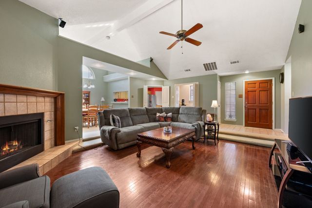 4009 Bradley Lane, Arlington, TX 76017