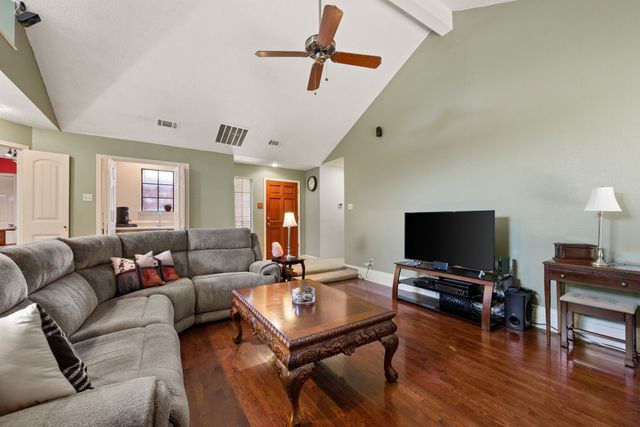 4009 Bradley Lane, Arlington, TX 76017