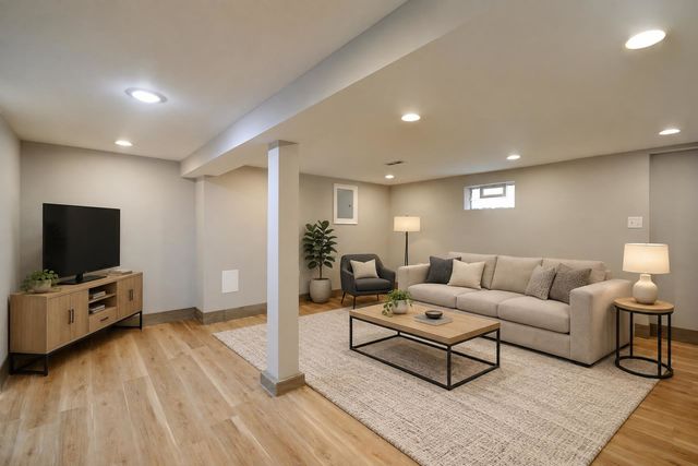 9605 S Greenwood Avenue, Chicago, IL 60628