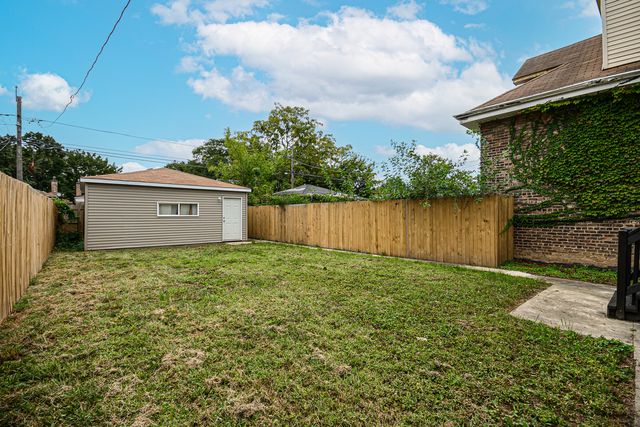 9605 S Greenwood Avenue, Chicago, IL 60628