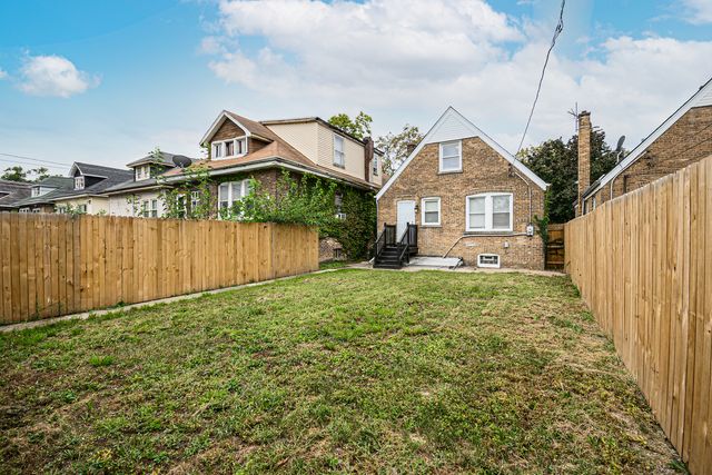 9605 S Greenwood Avenue, Chicago, IL 60628