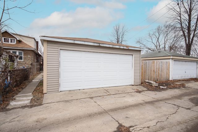 9605 S Greenwood Avenue, Chicago, IL 60628