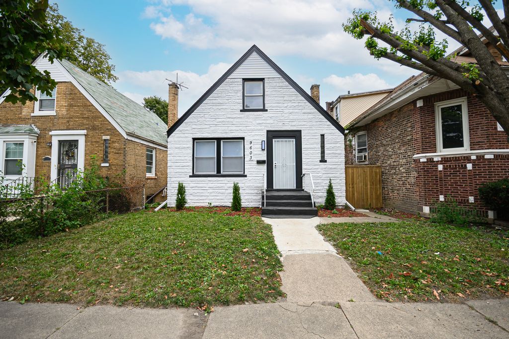 9605 S Greenwood Avenue, Chicago, IL 60628