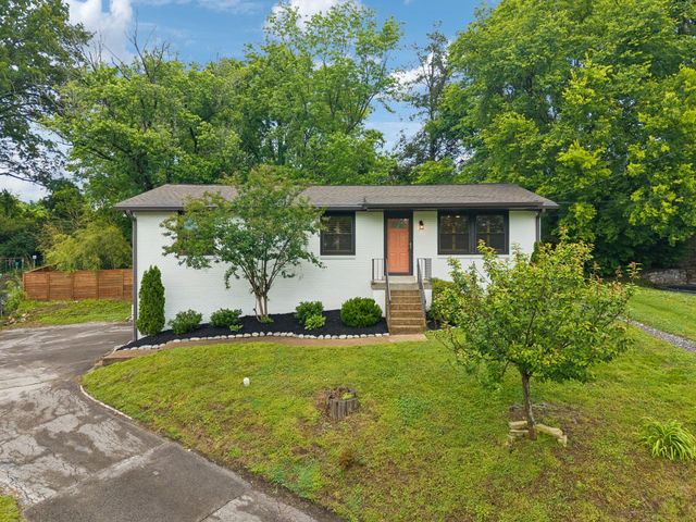 5104 Greentree Dr, Nashville, TN 37211