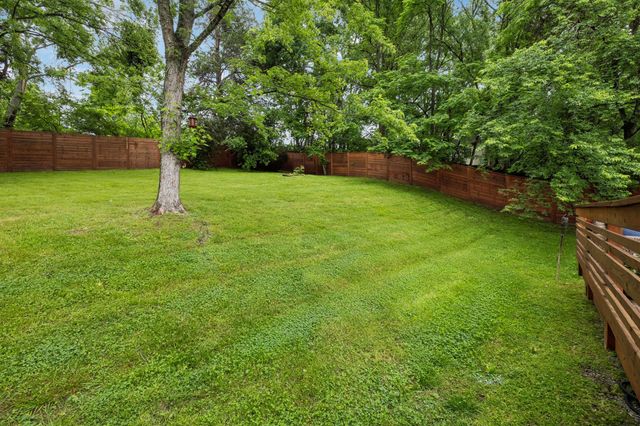 5104 Greentree Dr, Nashville, TN 37211
