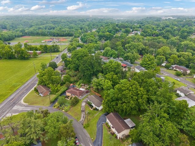 5104 Greentree Dr, Nashville, TN 37211