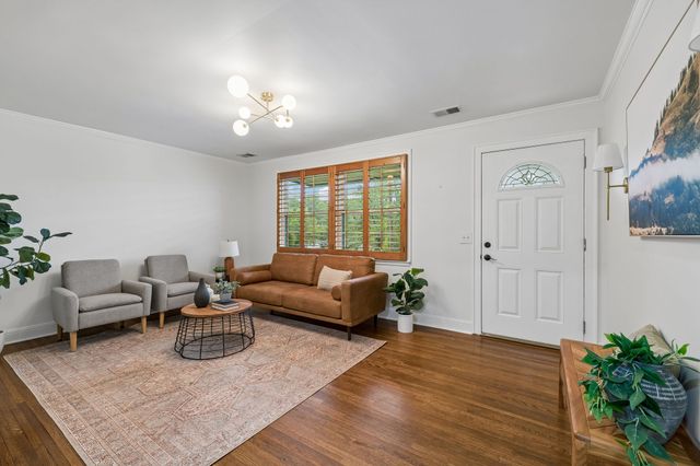 5104 Greentree Dr, Nashville, TN 37211