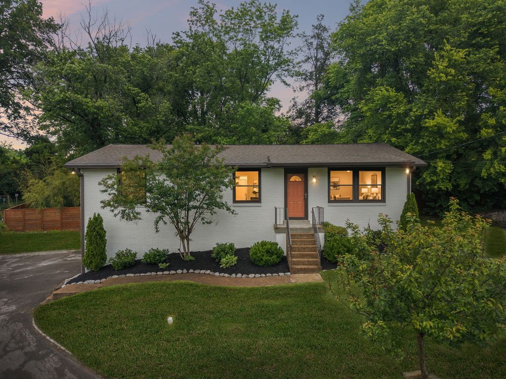 5104 Greentree Dr, Nashville, TN 37211